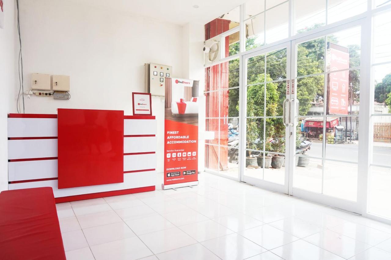 מלון Reddoorz @ Jalan Tanjung Blitar מראה חיצוני תמונה